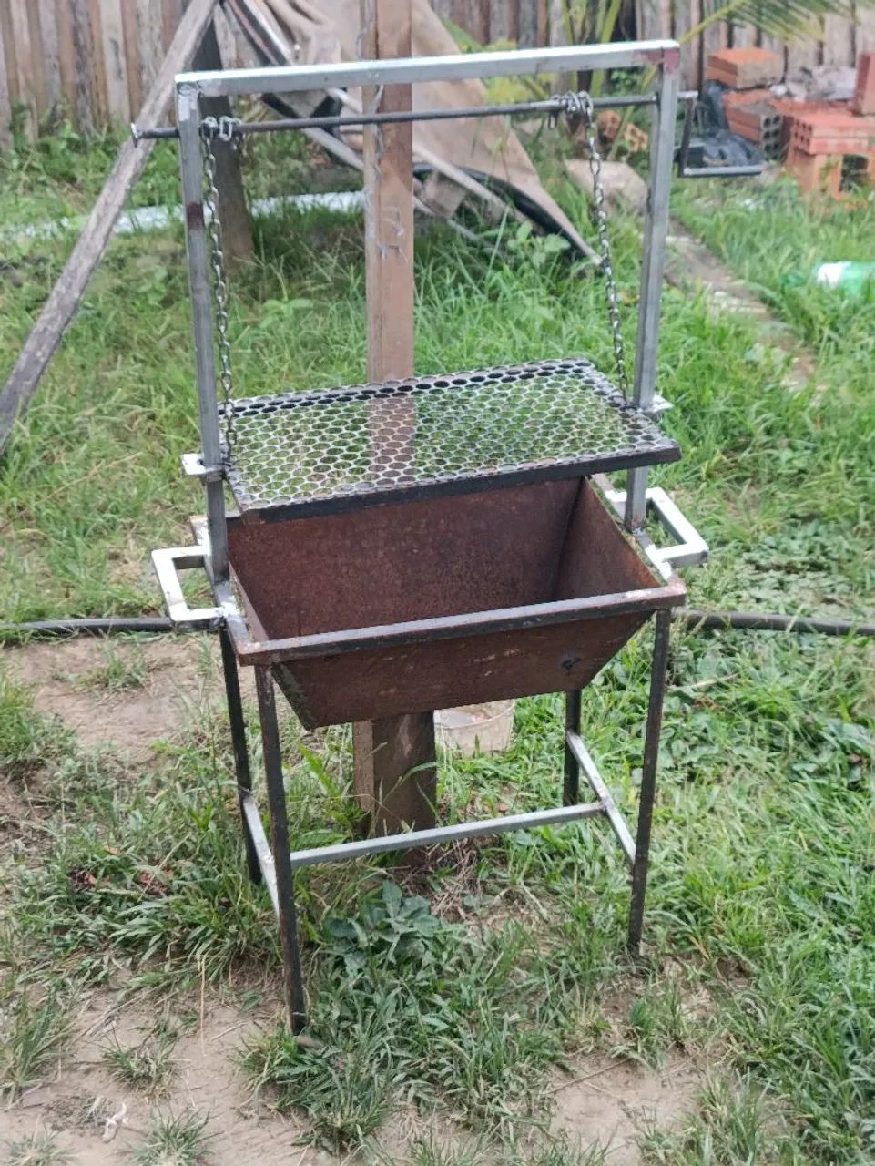 Vendo essa churrasqueira de "Chapa 200"