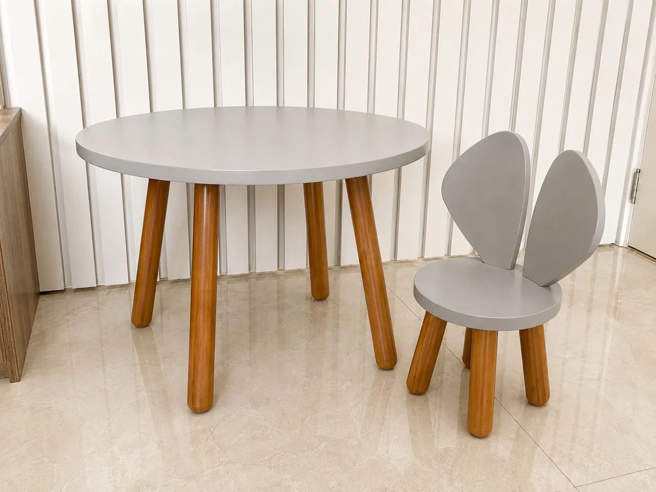 Mesa Oval + Cadeira Coelho ? Puppi Mobile