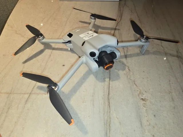DJI Mini 4 Pro Fly More Combo Plus (baterias 45 min) - completo, homologado e pouco uso. - Foto 3