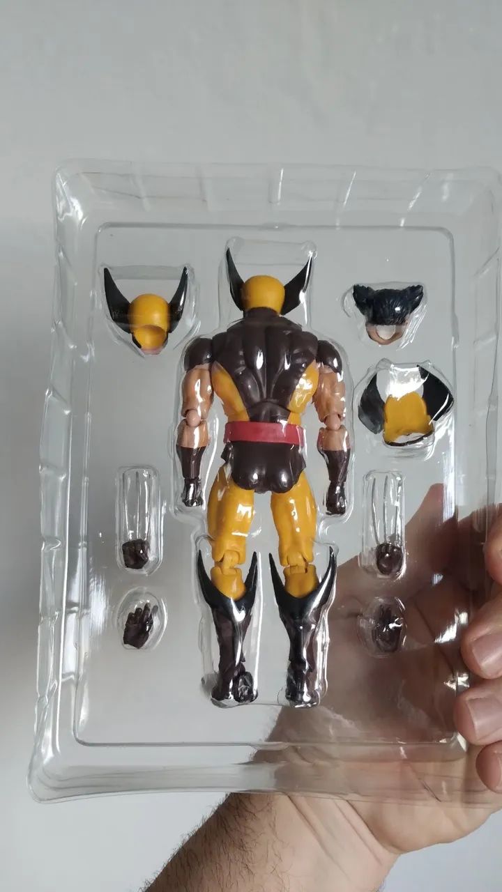 Wolverine Brown CT Toys Mafex  - Foto 3