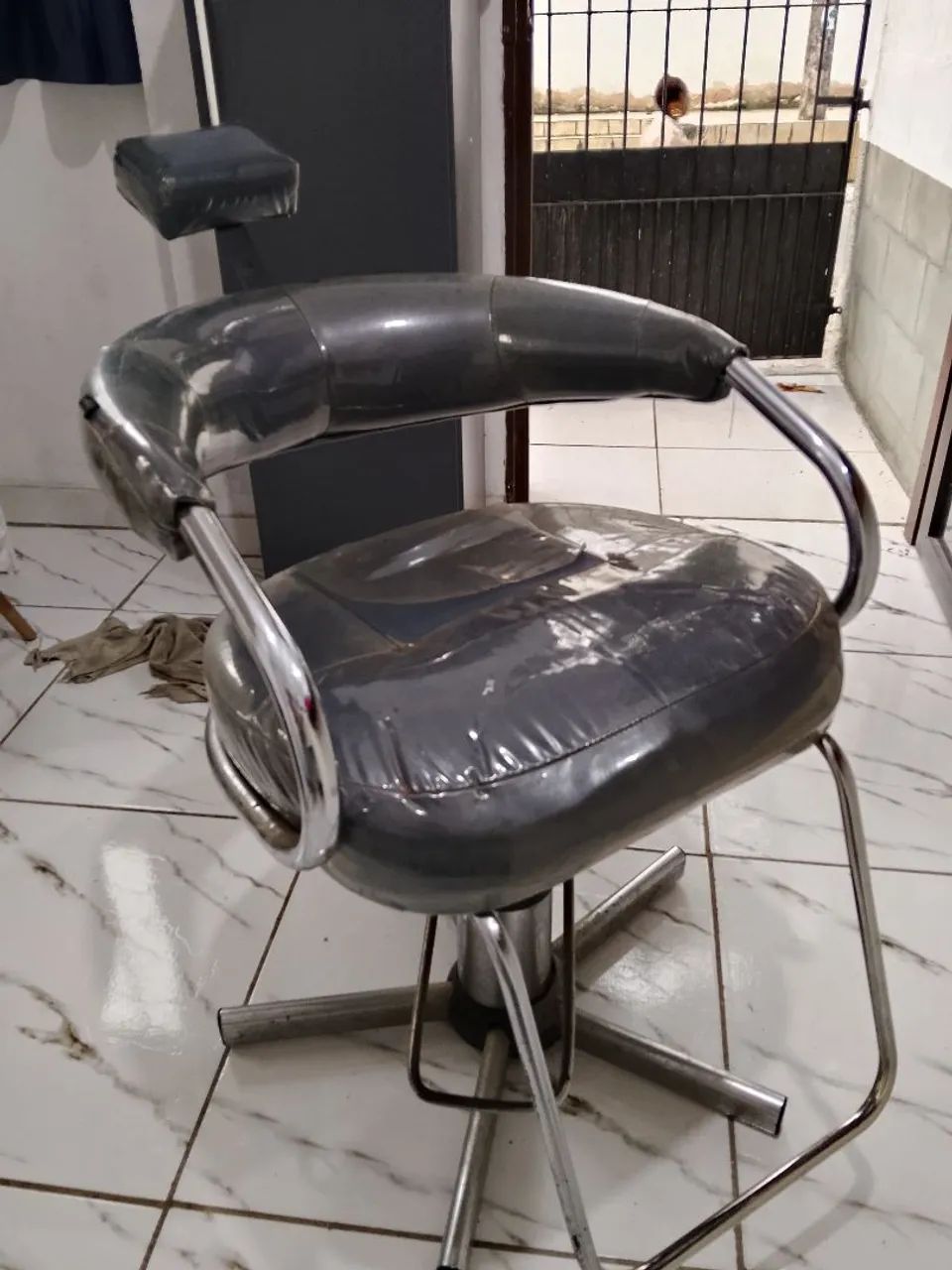 Vende-se cadeira de salão  - Foto 2