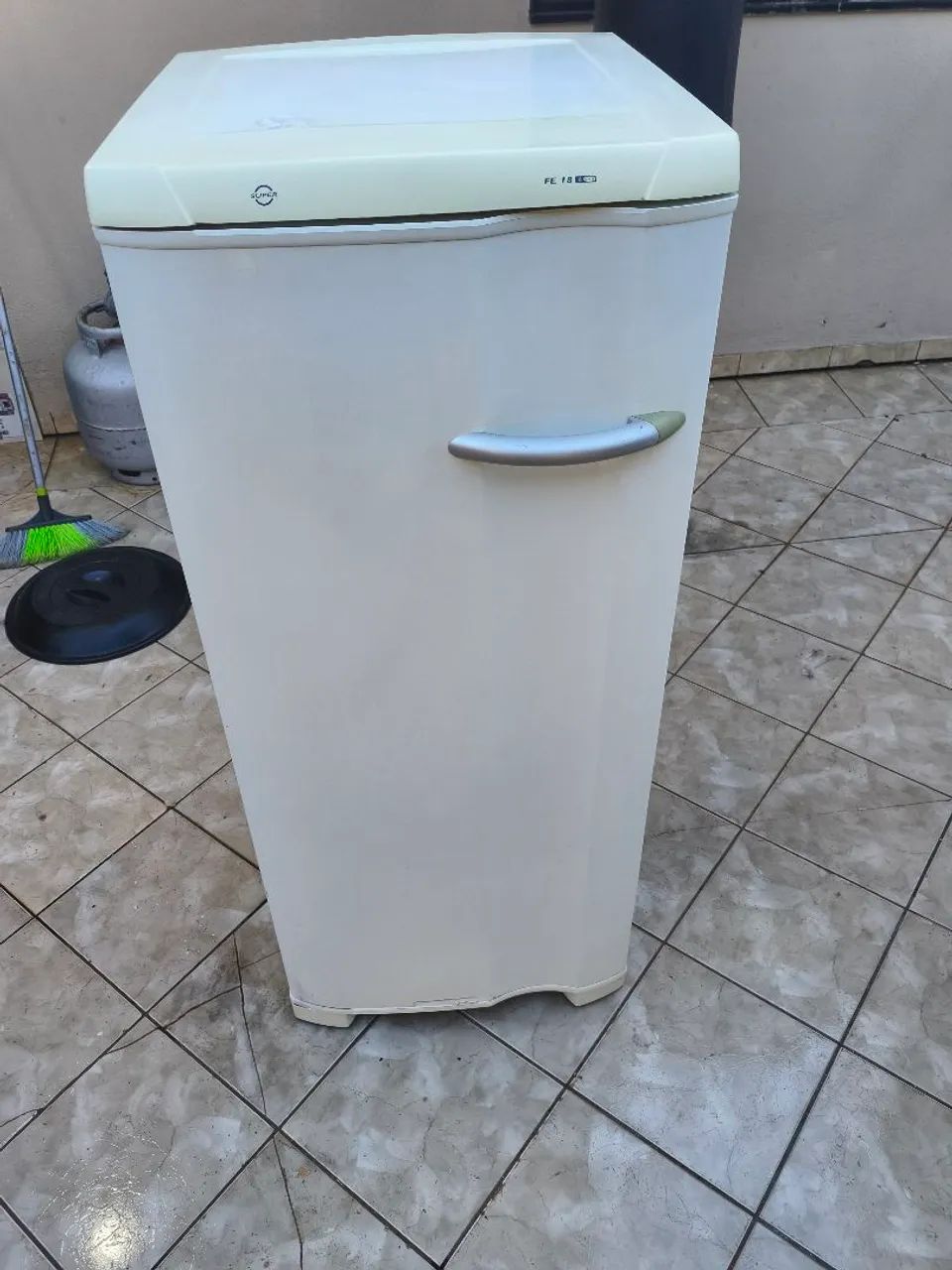 Freezer vertical 145 litros  - Foto 2