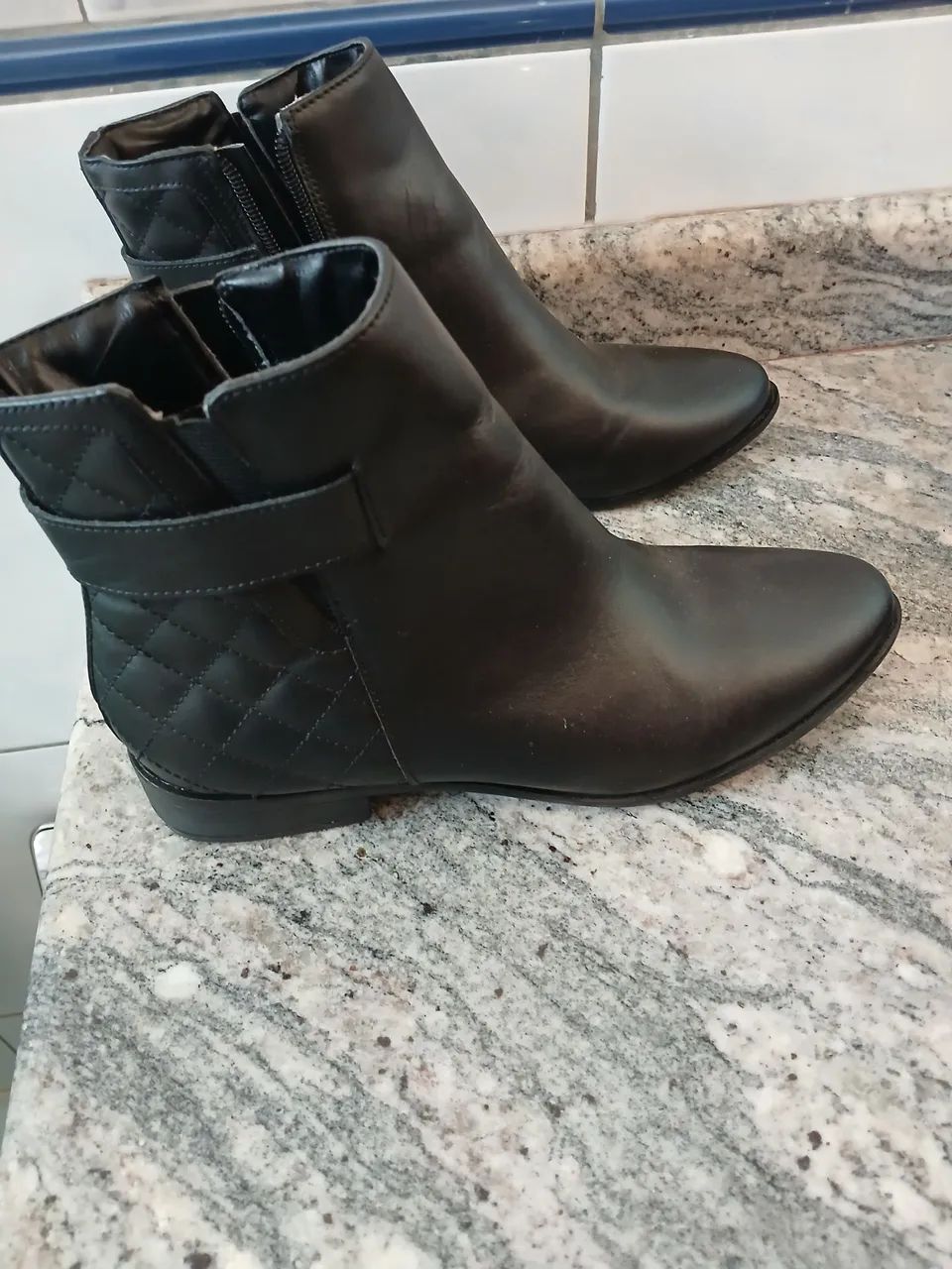 Vendo ou troco bota Arezzo - Foto 4