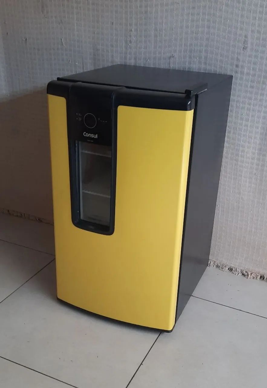Frigobar cervejeira consul amarelo com luz interna 