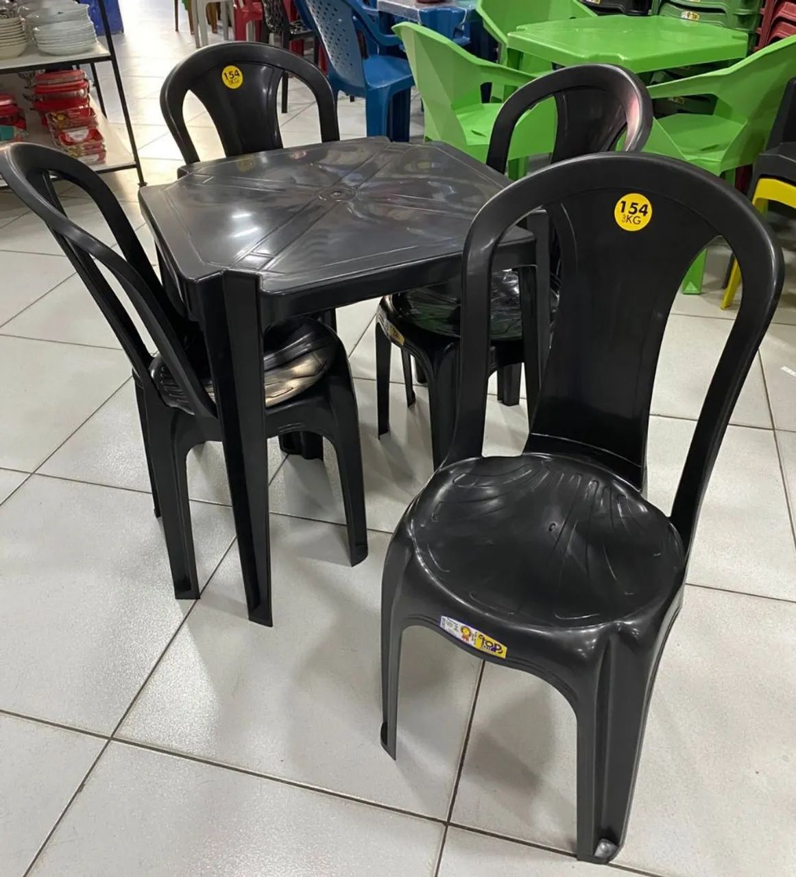 Conjuntos de mesas e cadeiras plásticas Top Mil 