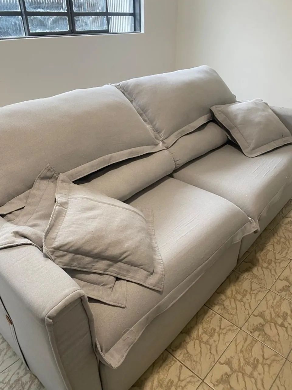 Sofá Marvin Retrátil e Moderno - Seminovo 2.20m - Foto 4