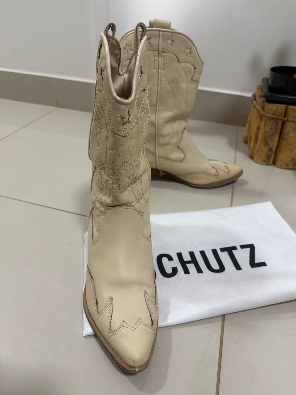 Bota Schultz cor Off 38 no couro - Foto 2