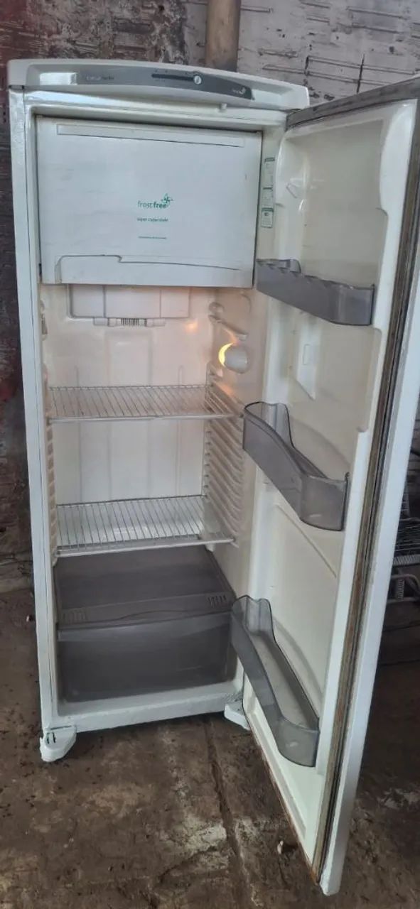 Vendo geladeira funcionando  - Foto 2