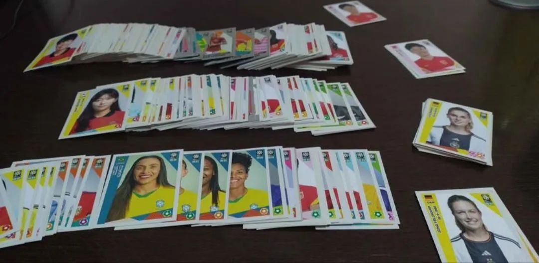 Figurinhas para venda e troca - Foto 2
