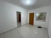 Ampla Casa fundos c/ 2 Quartos - Foto 5