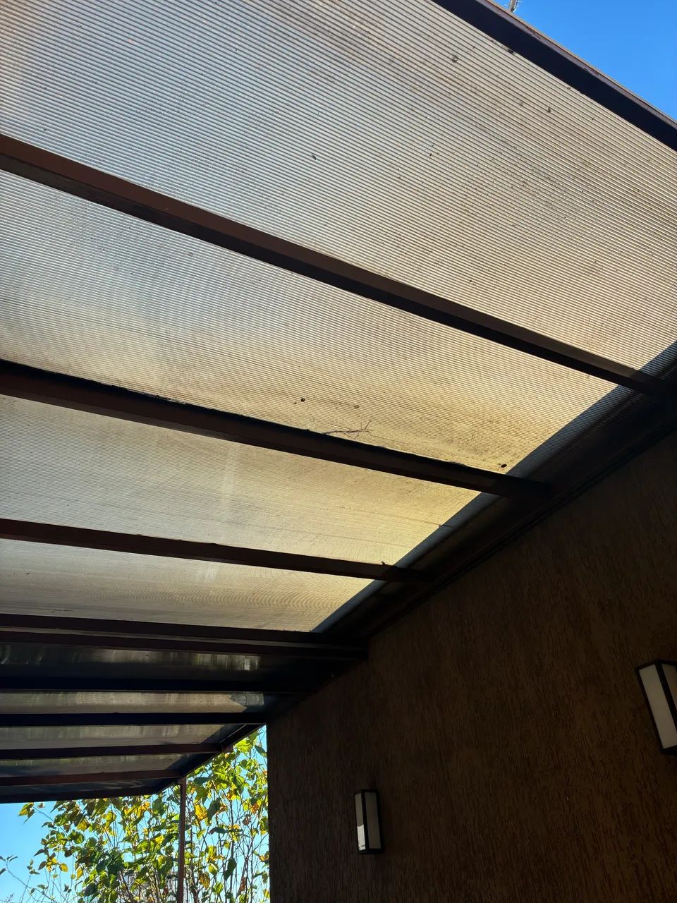 Toldo retrátil policarbonato 