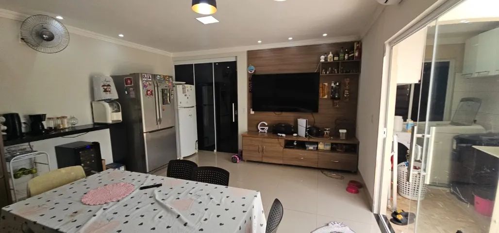 CASA RUBÍ ESQUINA DE3quartos com suíte com Edicula  com garagem e com placa  solar 1500 KW - Foto 5