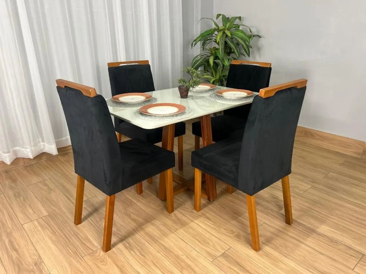 Mesa de Jantar 120x80 com 4 Cadeiras Veludo Preto