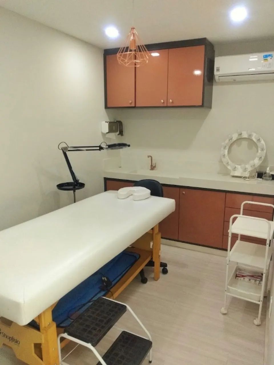 Aluga-se sala para atendimento (beleza e estética)