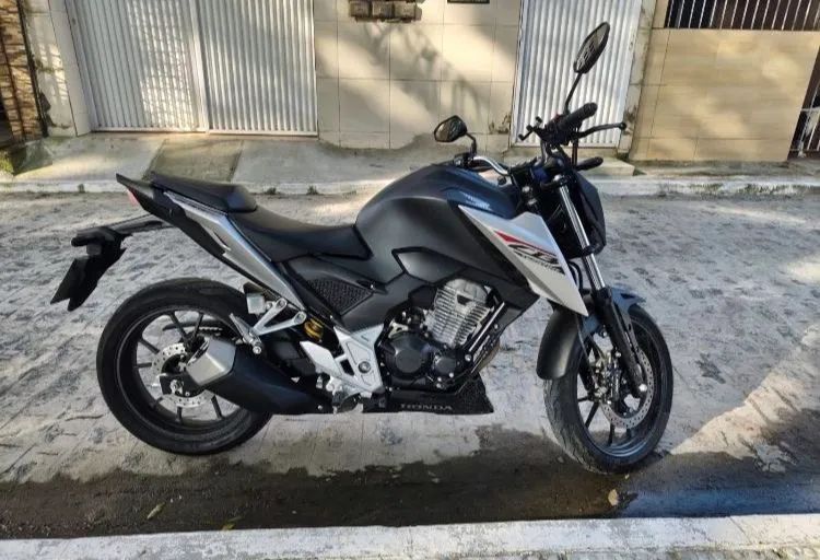 CB TWISTER 300F - Foto 2