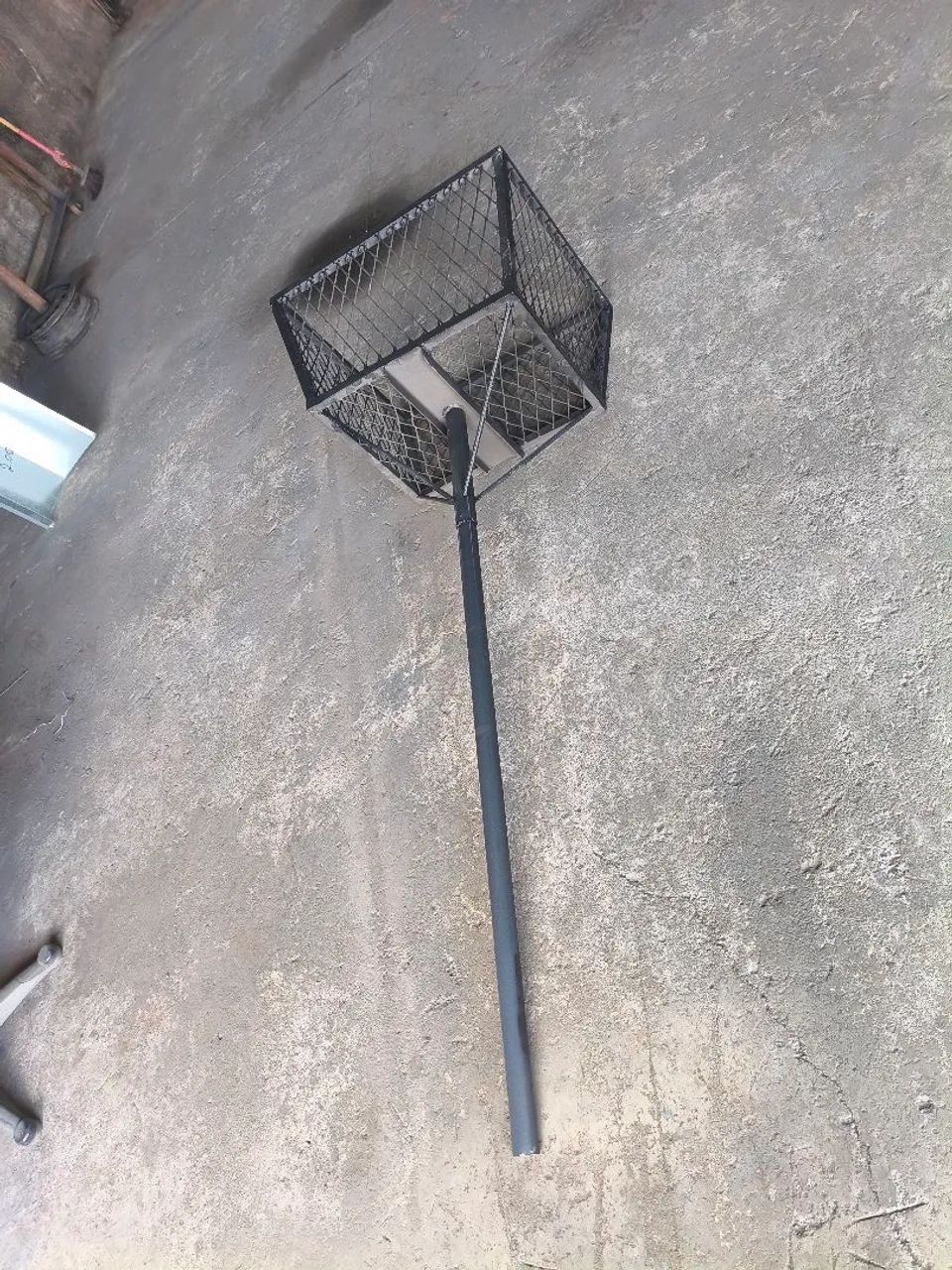 Vende-se lixeira de calçada 