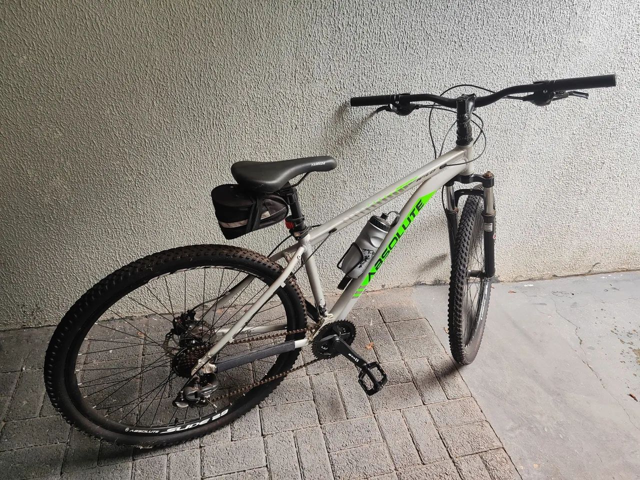 Bicicleta absolute aro 29, 21 marchas Shimano  
