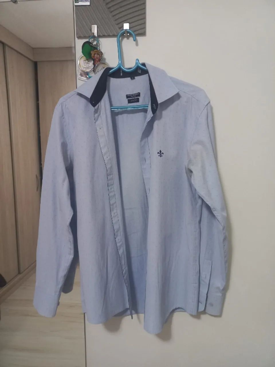 Camisa da marca Dudalina, modelo Slim Fit em algodão egípcio