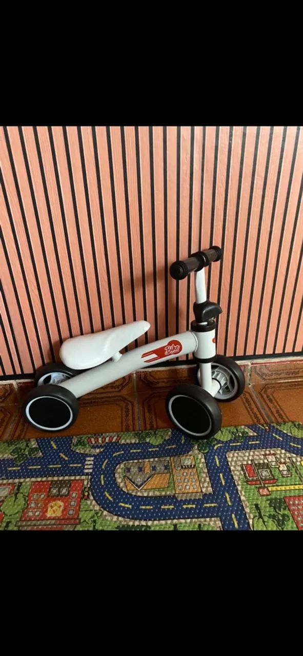 Bicicleta de equilíbrio 