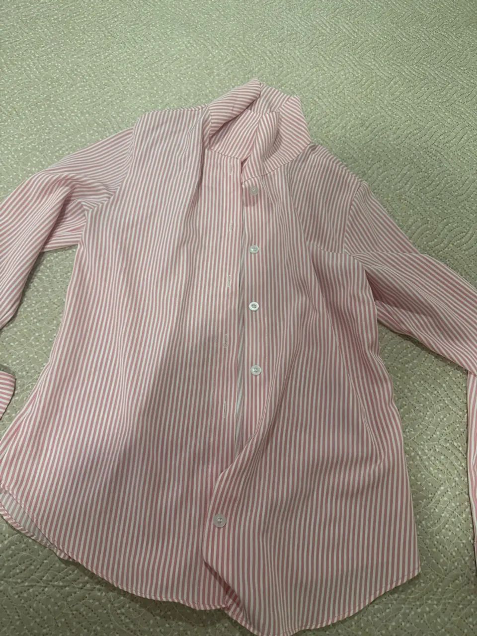 Camisa de botão feminina P/M - Foto 2