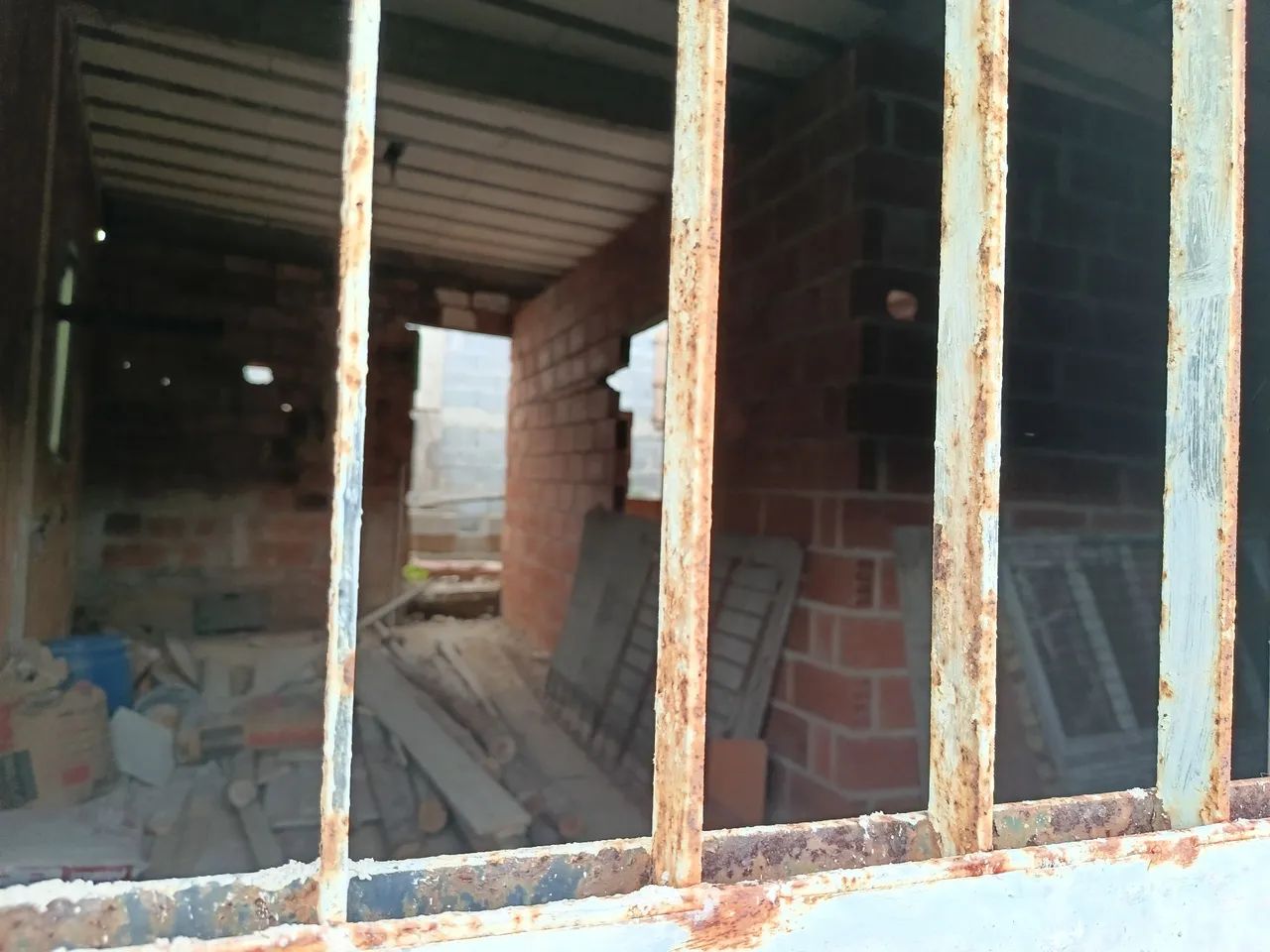 Casa, em ótimo localização próximo de tudo - Foto 3
