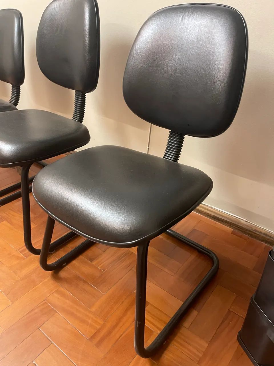 Jogo de 4 cadeiras de sala de espera - Foto 4