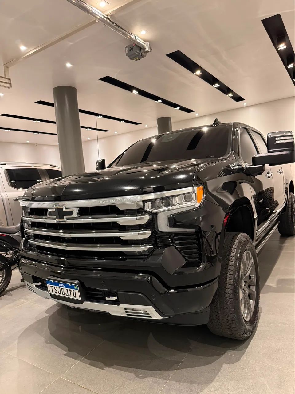 Chevrolet Silverado Silverado High Country 5.3 V8 AWD Aut. 2025