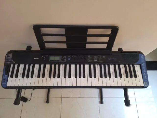 Casio Casiotone CT-S300 | 61 Teclas Sensitivas + Fonte + Suporte | Excelente Estado - Foto 4