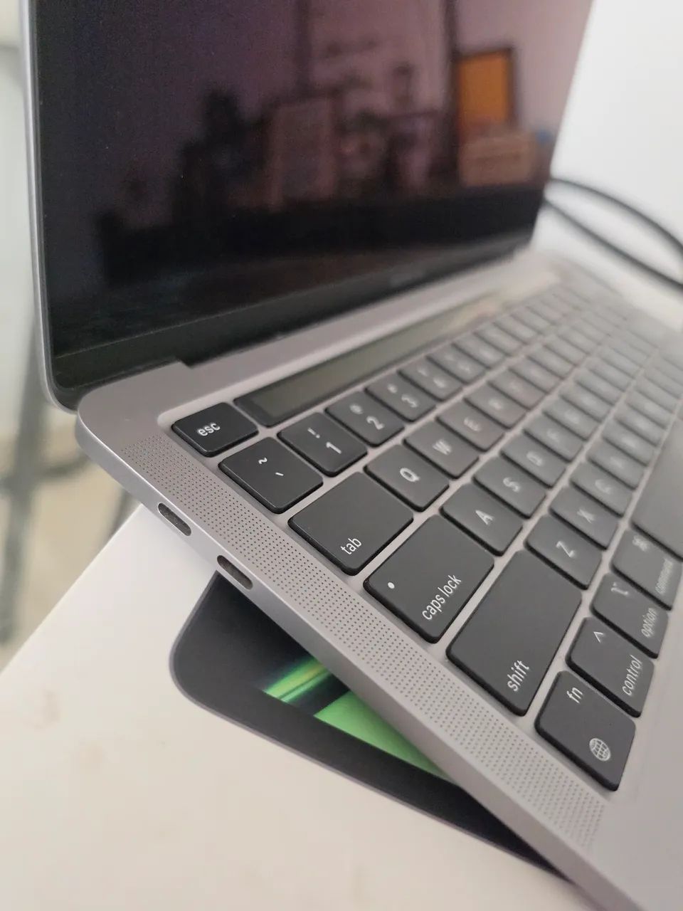 MacBook Pro 13-inch, M1. 256Gb 8Gb Ram Touchbar - Notebooks