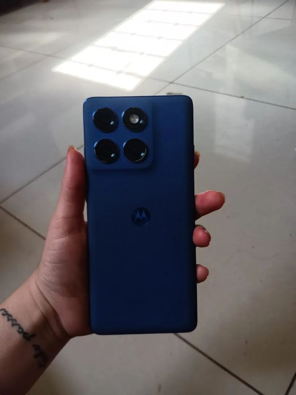 Edge 60 pro 12/256 GB