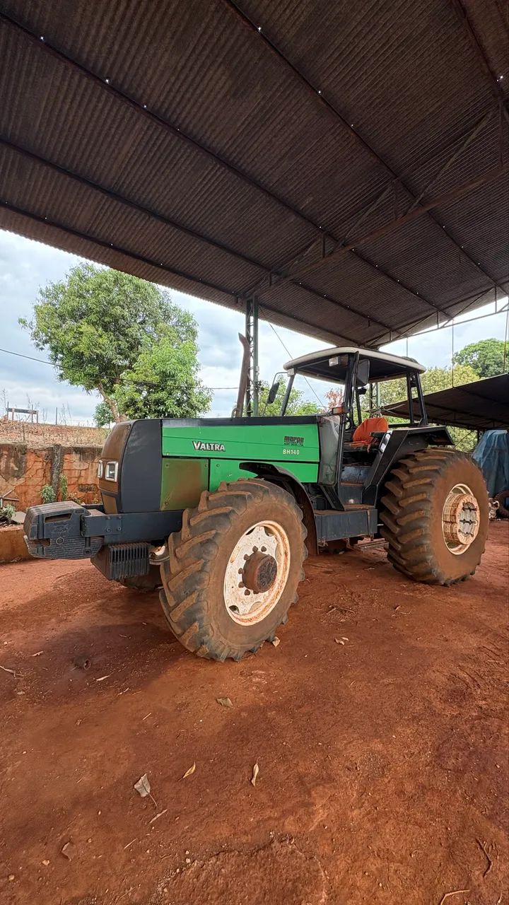 TRATOR BH140