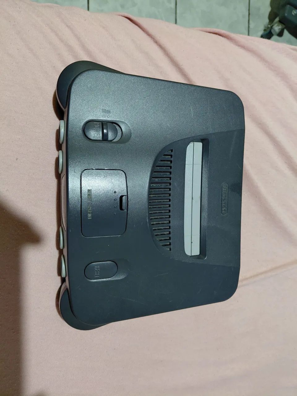Console Nintendo 64 europeu (somente console)