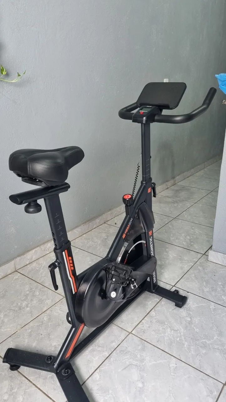 Bicicleta ergometrica spinning suporta até 125kg