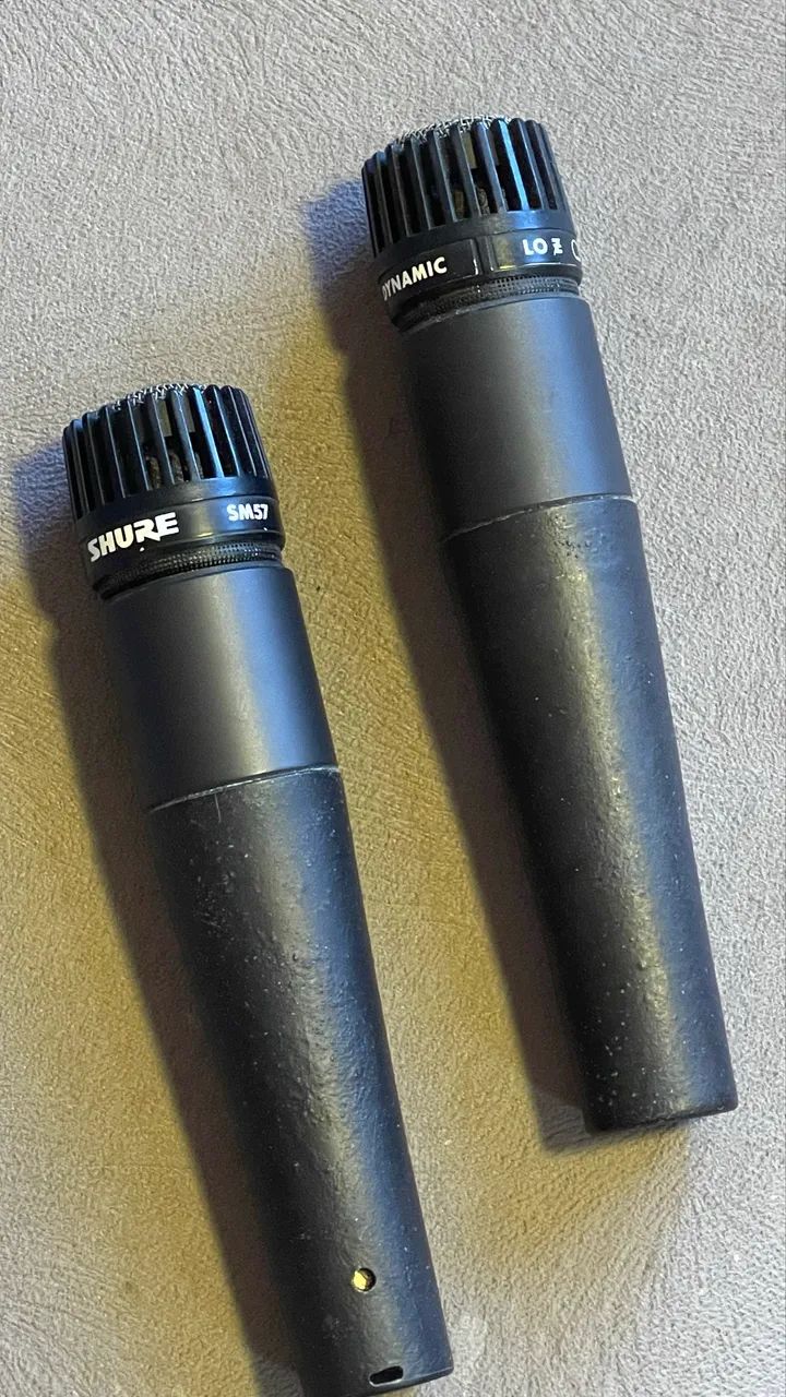 Par microfone Shure SM57 (made in USA) vintage top p/ gravar