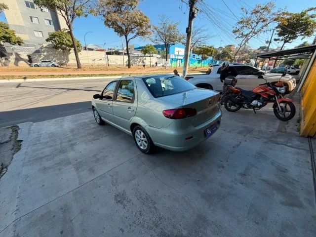 Fiat Siena Attractive 1.4 Fire Flex 8V 4P 2011 - Foto 4