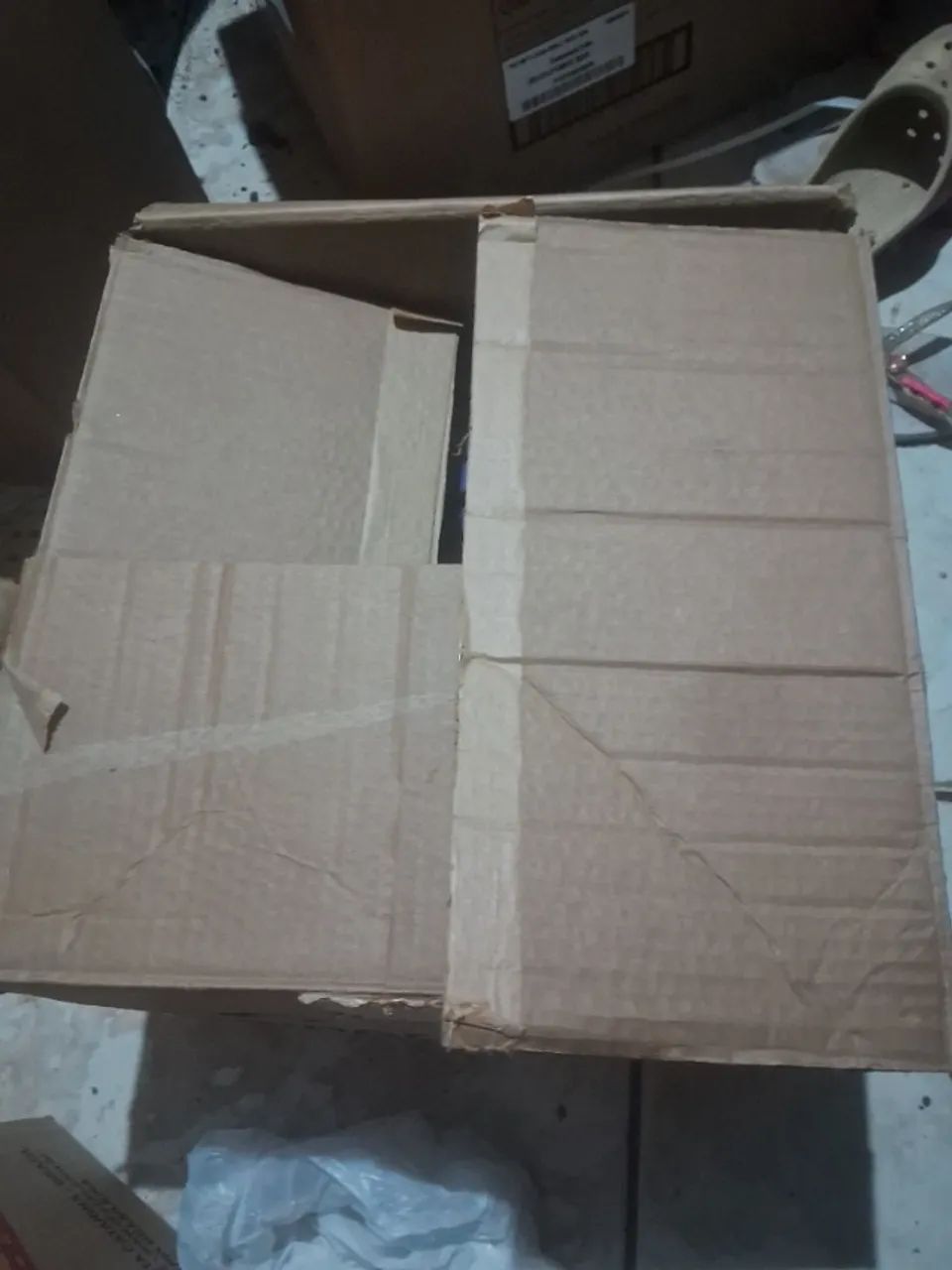 Vendo 3 cx roupas pra baza ou troco  - Foto 3