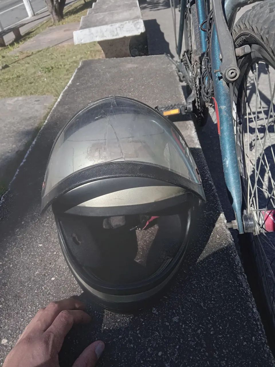 Capacete fechado tamanho 56