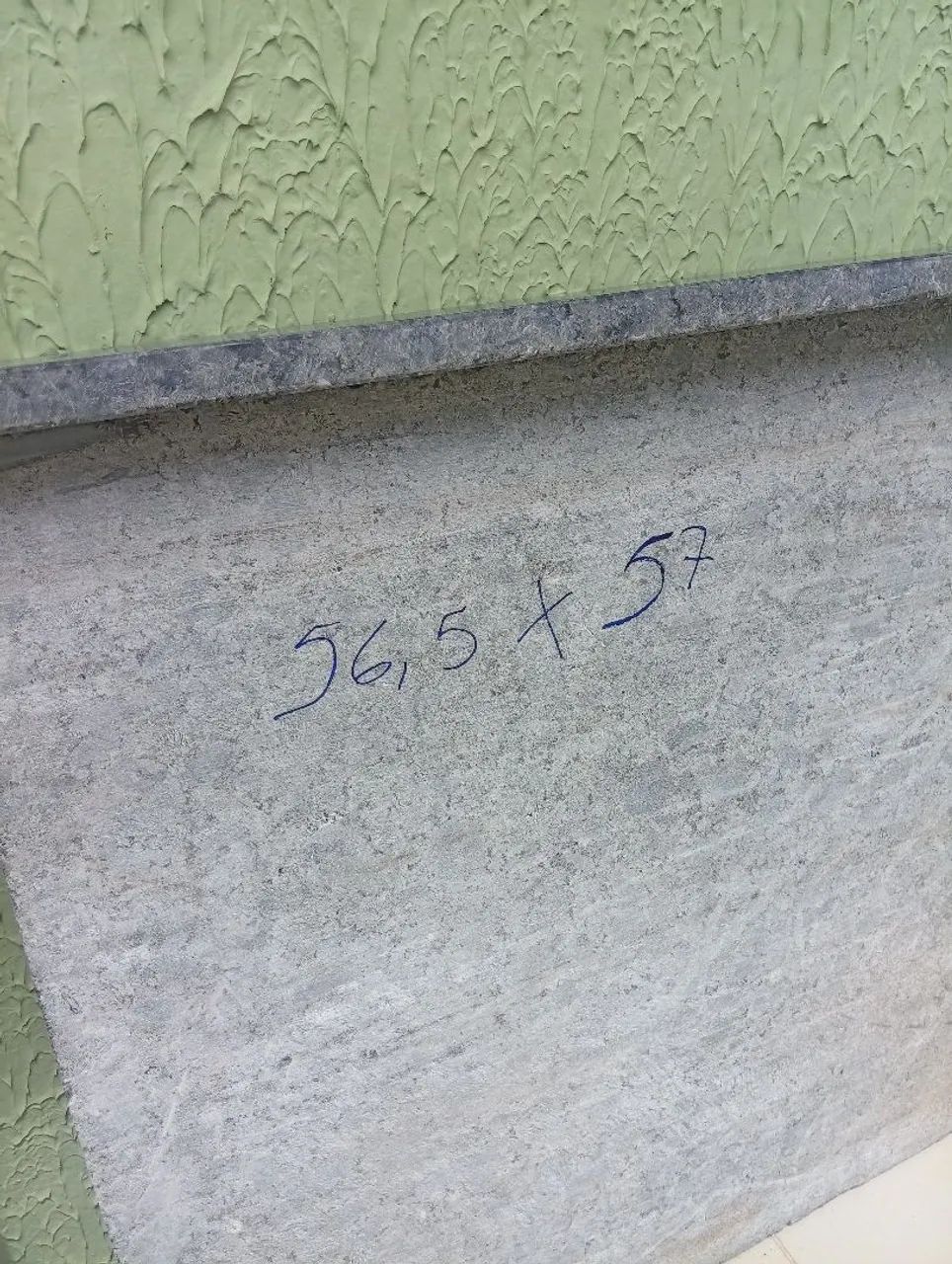 Pedra de mármore verde Ubatuba. Vendo nova no tamanho 56,5 x 57