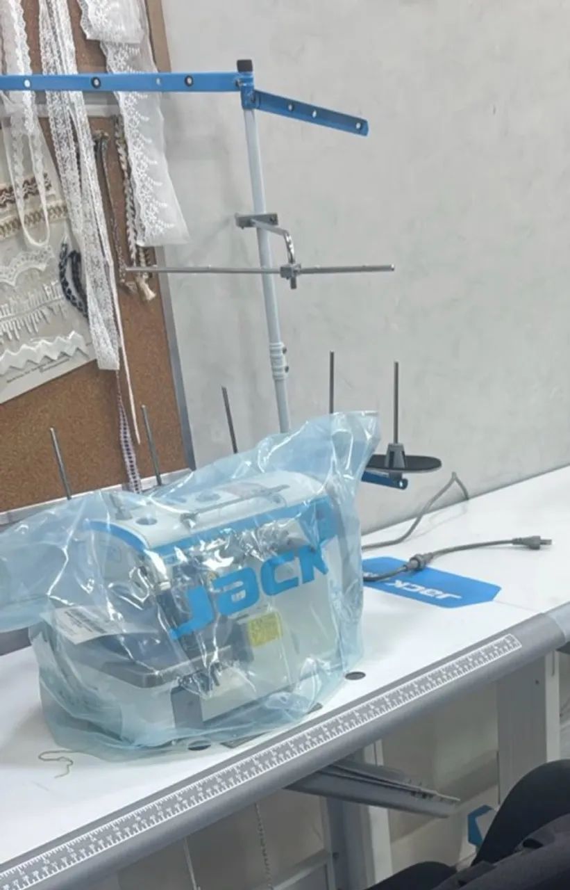 Máquina de Costura Nova!