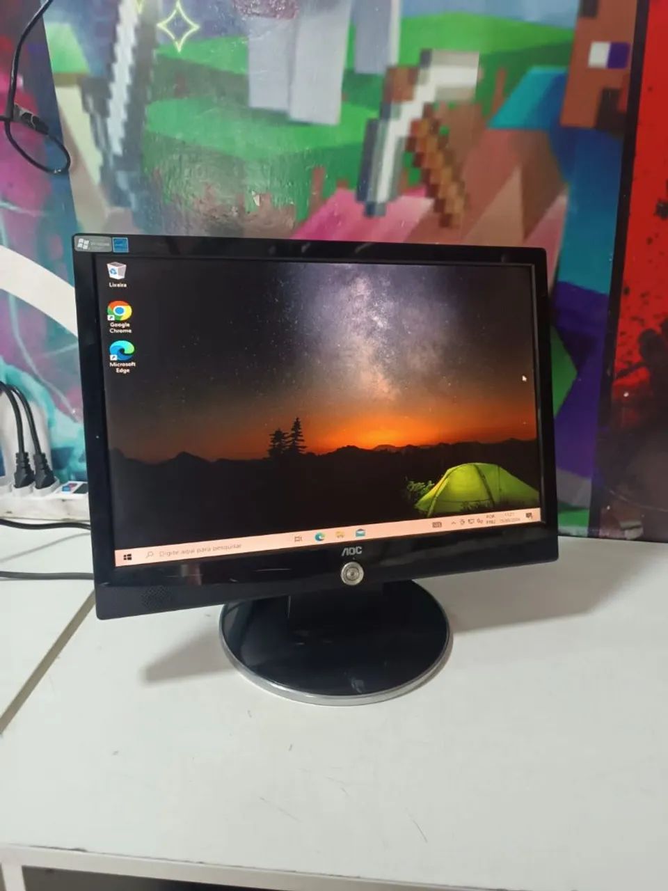 Monitores de 15.6 e 16.5 polegadas 