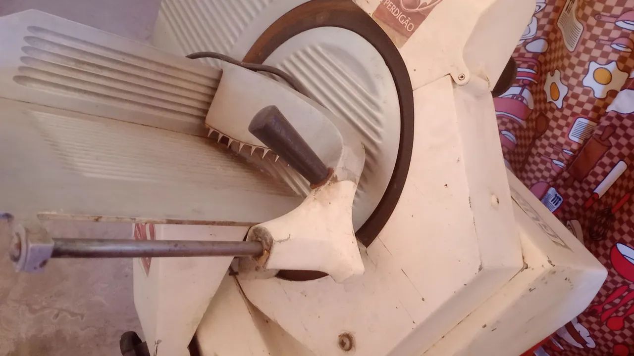 Máquina de cortar frios 