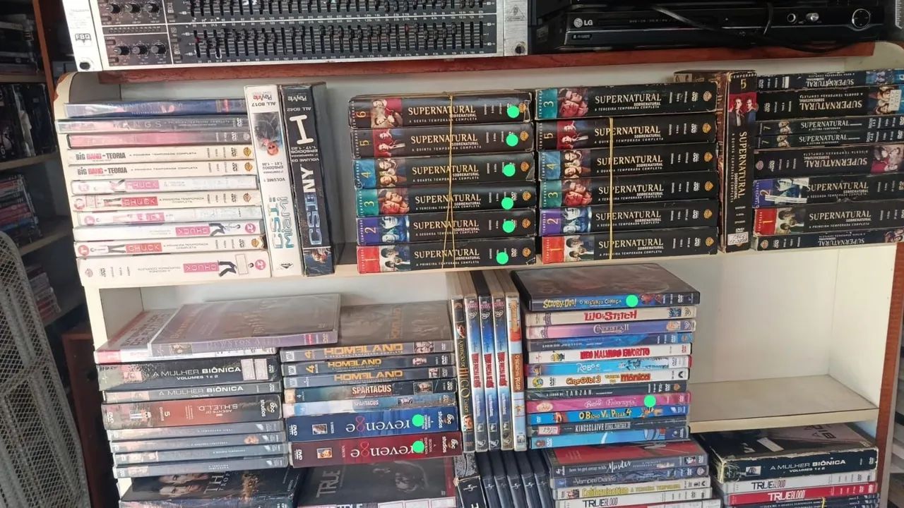 Caixa com 190 dvds  variados  - Foto 3