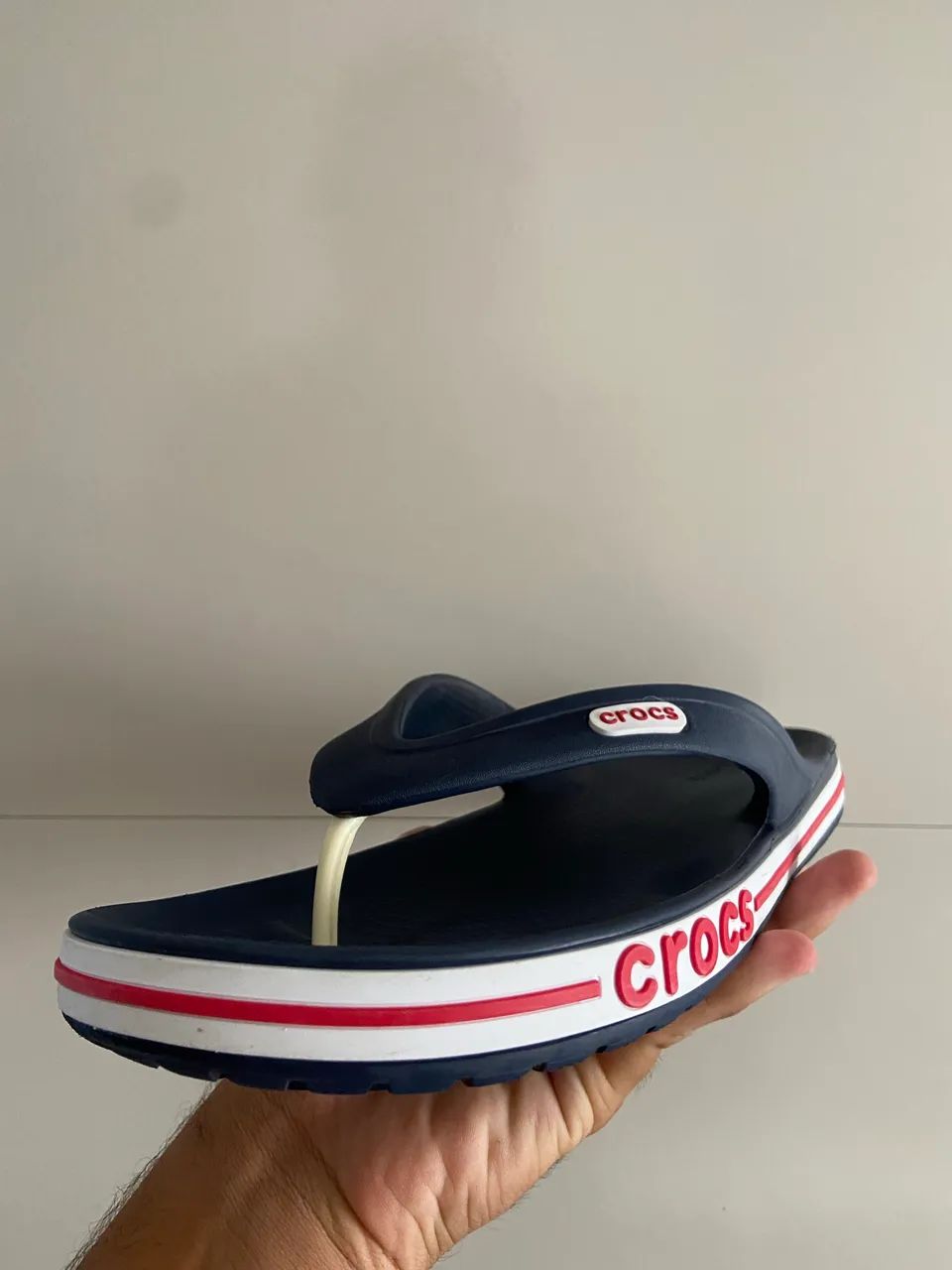 Chinelo Crocs Bayaband Flip  - Foto 3