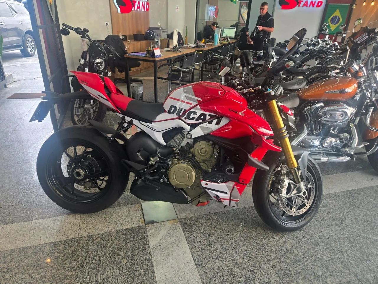DUCATI STREETFIGHTER 