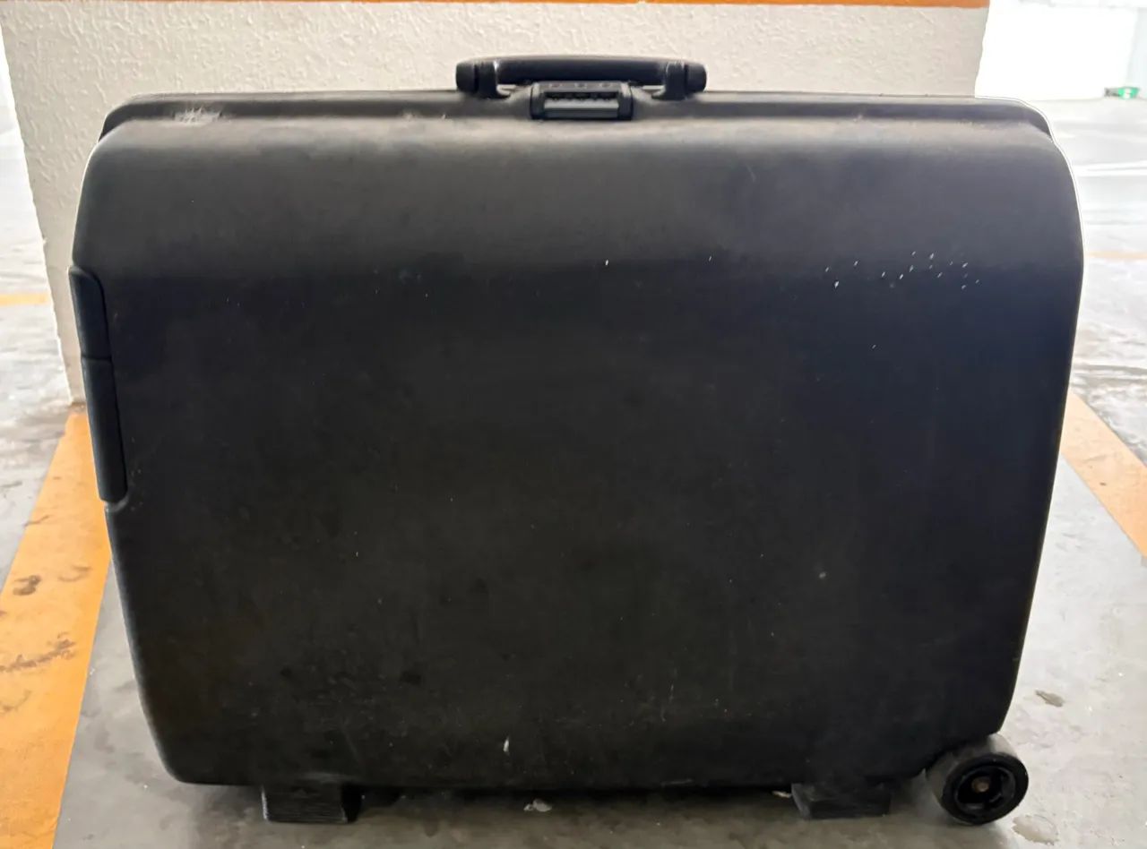 Mala Samsonite com rodas e segredo