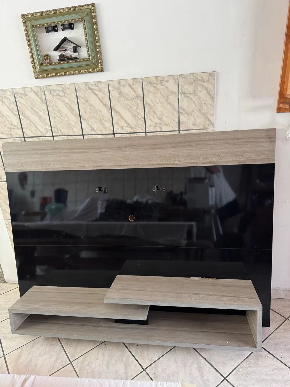 Painel suspenso, Ideal para TV de até 65 Polegadas, larg: 1,80cm e Alt: 1.20cm  - Foto 2
