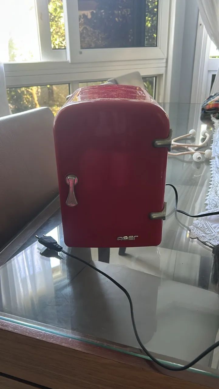 Mini geladeira 