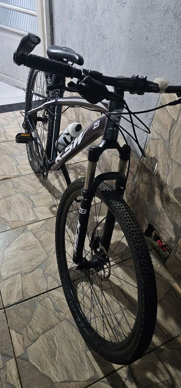Vendo ou troco bicicleta aro 29 - Foto 2
