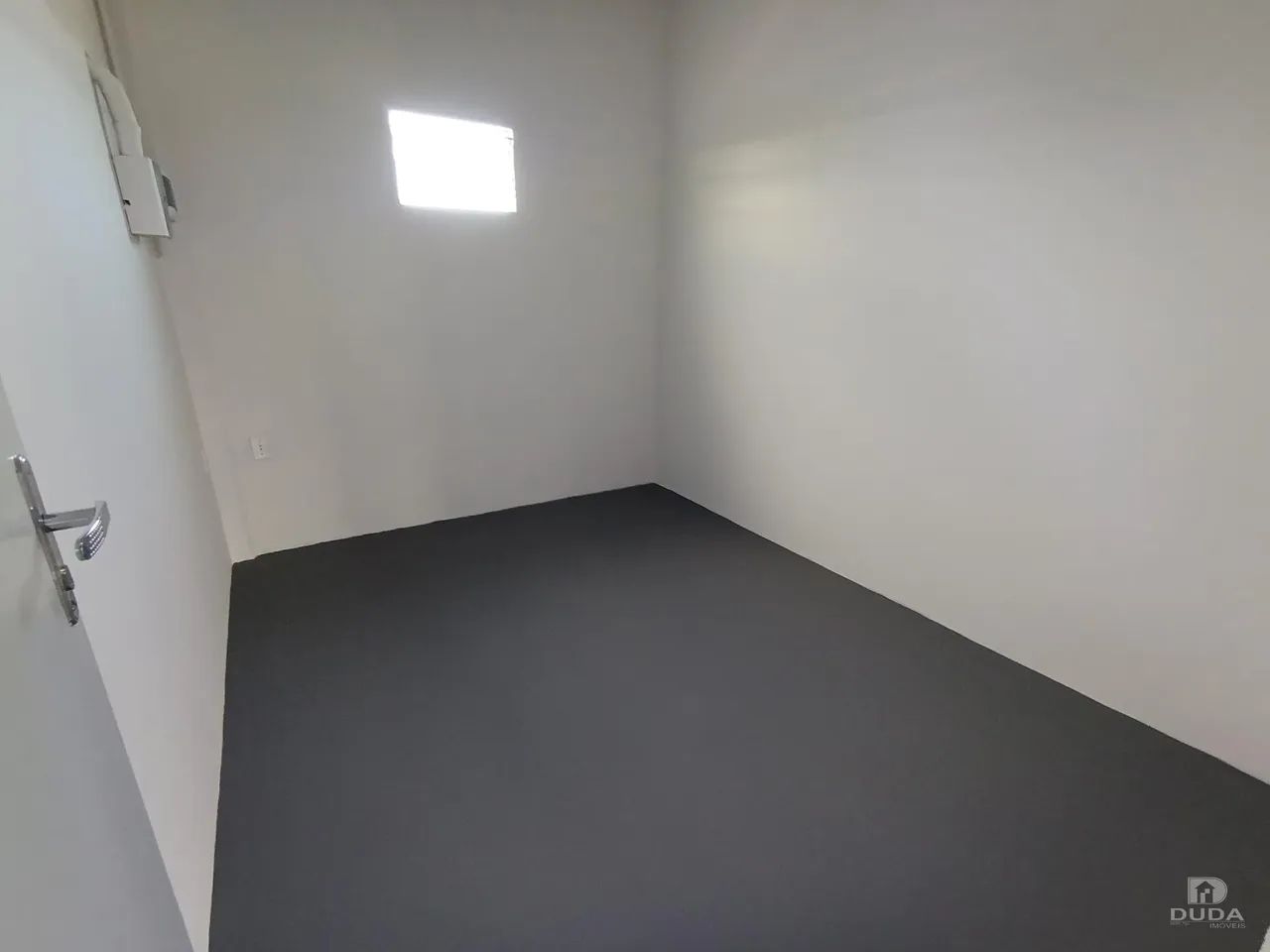 Galpão com 177 m² com 2 banheiros - Foto 4