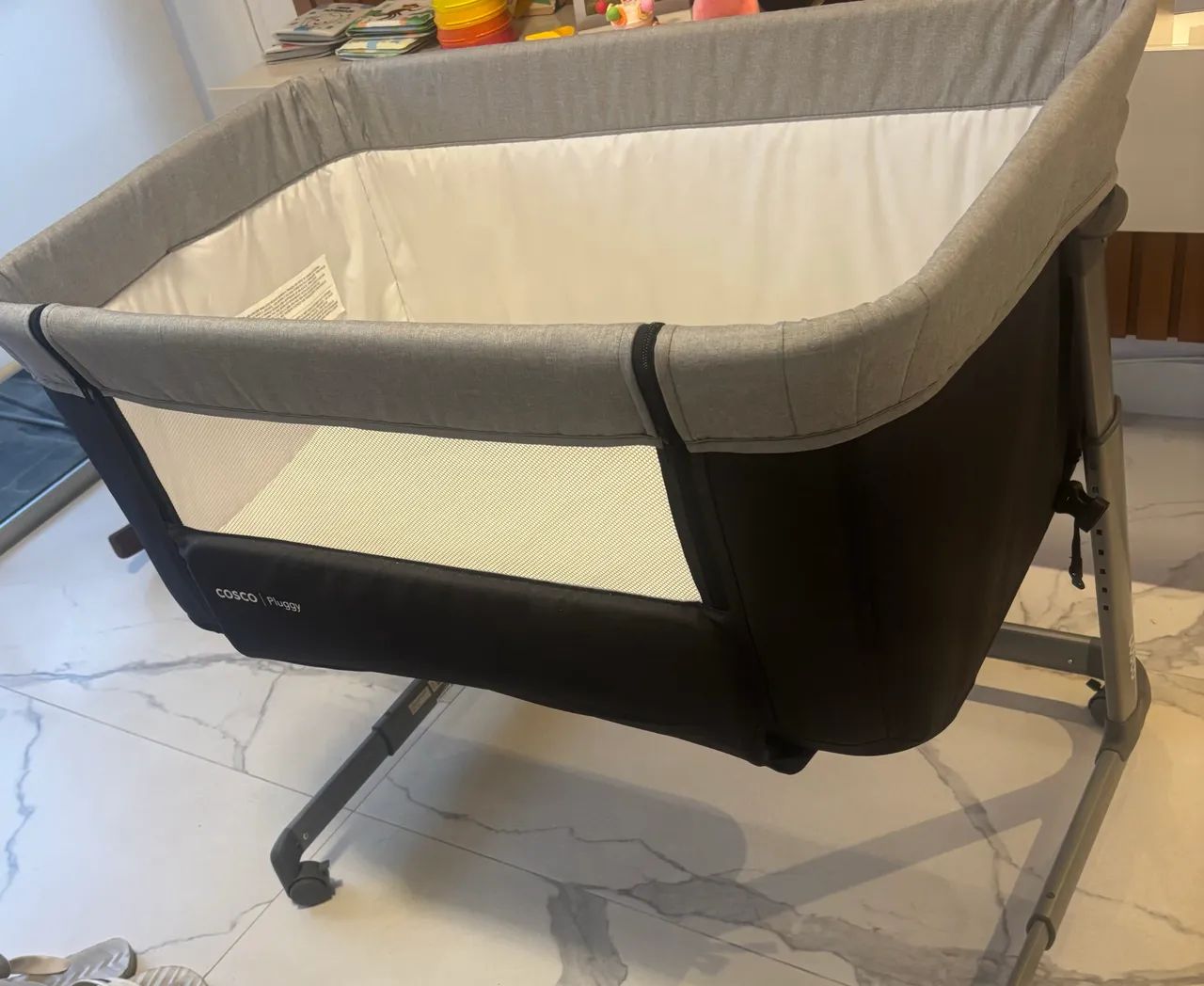 Vendo berço co bed Cosco Portátil Pluggy - Foto 2